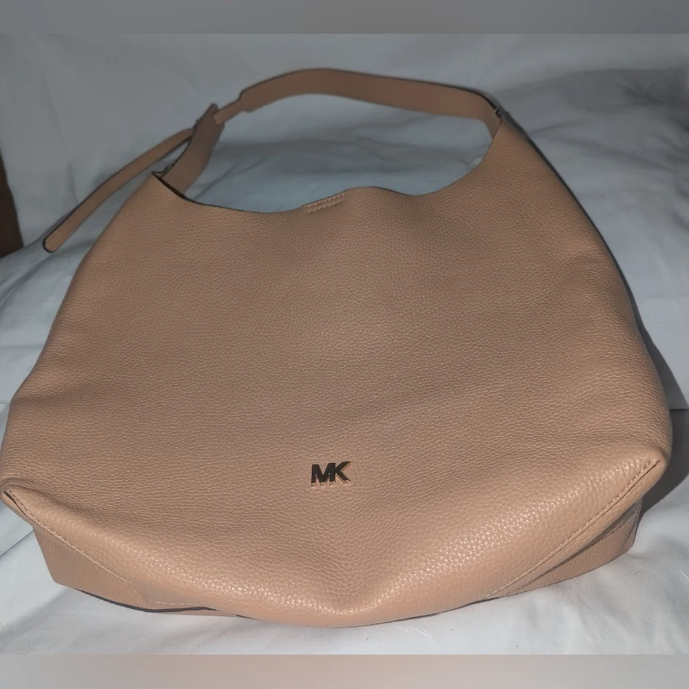 Michael Kors Junie Beige Leather Hobo Bag.